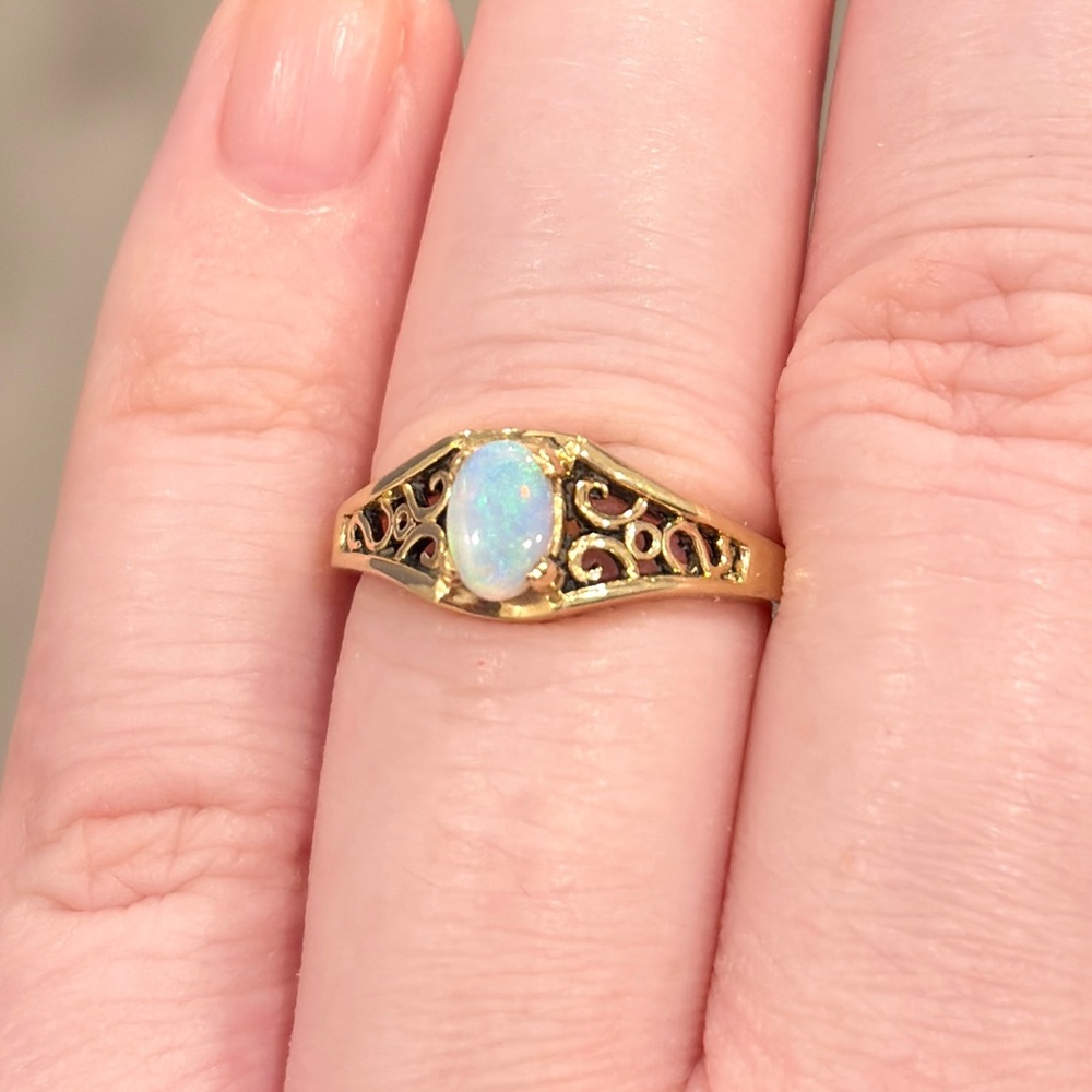 Vintage 14K Gold Opal Ring, Mid Century Filigree, Size 5.5 - Picture 6 of 15